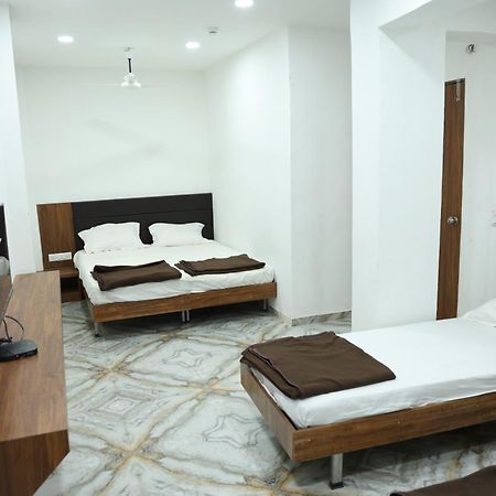 Hotel Aaram Kalupur 阿穆达巴 外观 照片