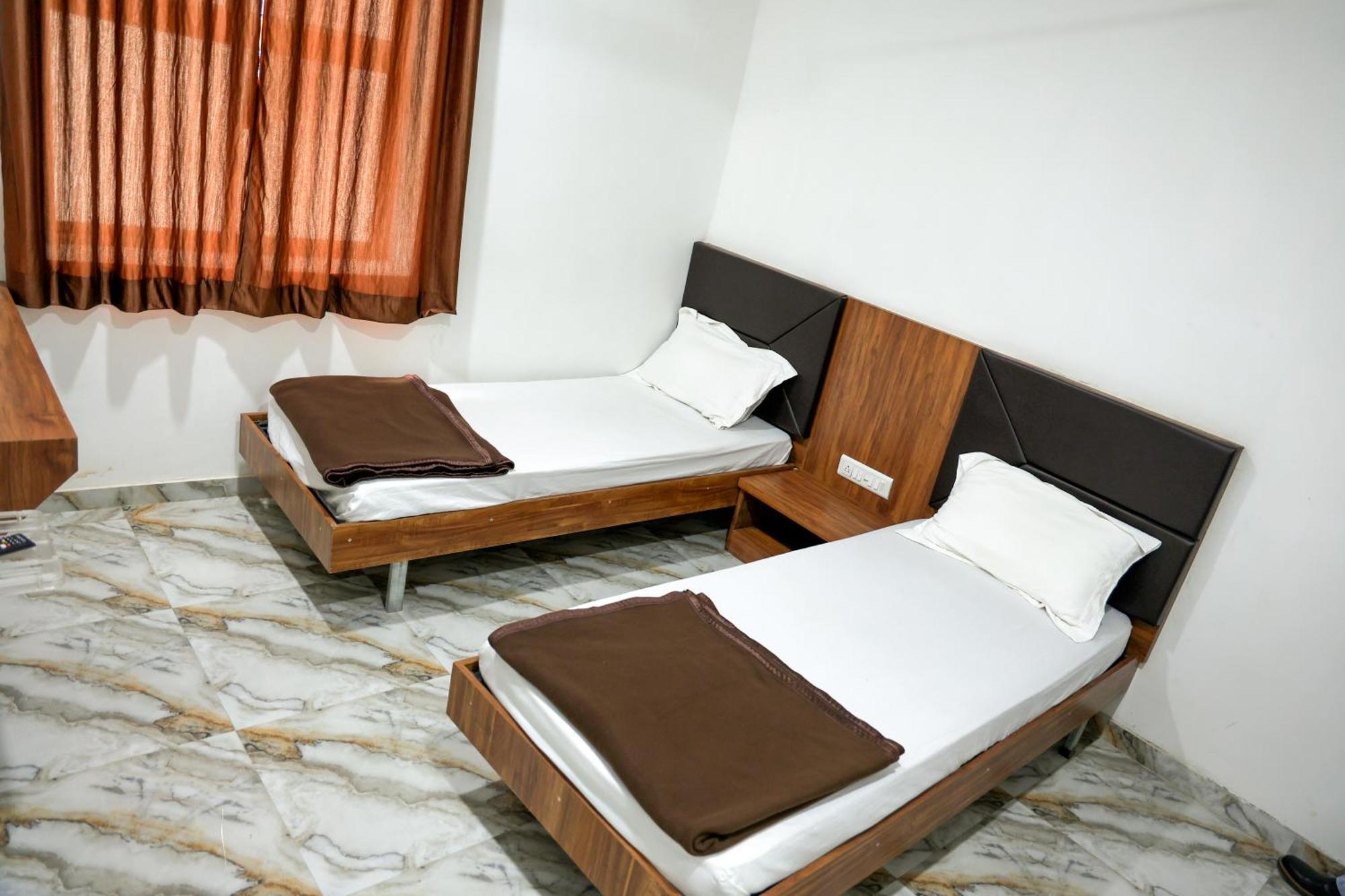 Hotel Aaram Kalupur 阿穆达巴 外观 照片