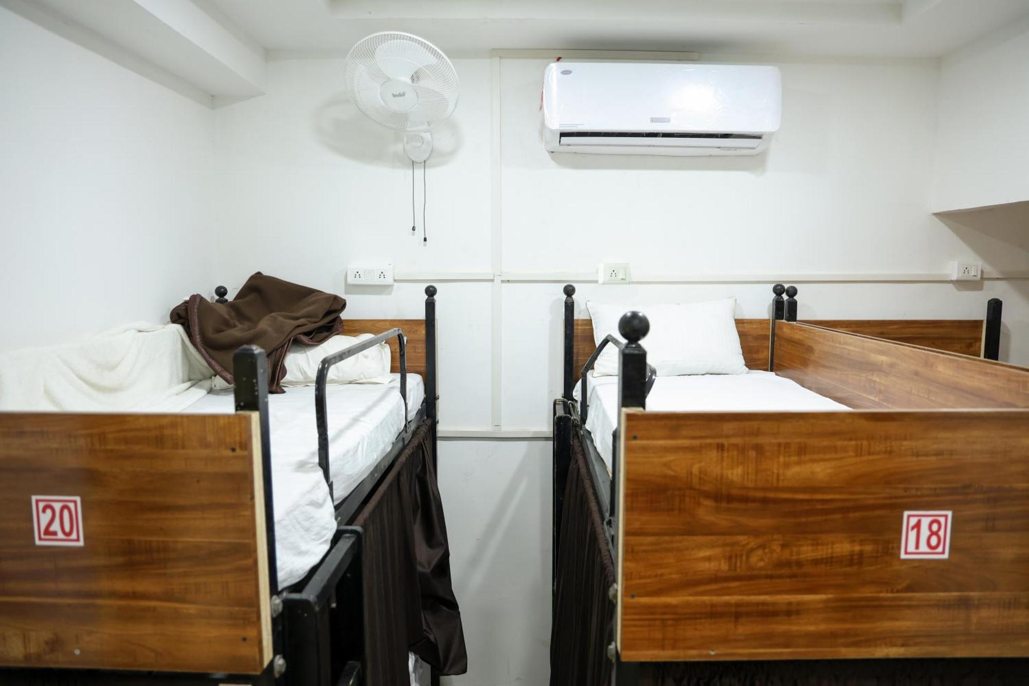 Hotel Aaram Kalupur 阿穆达巴 外观 照片