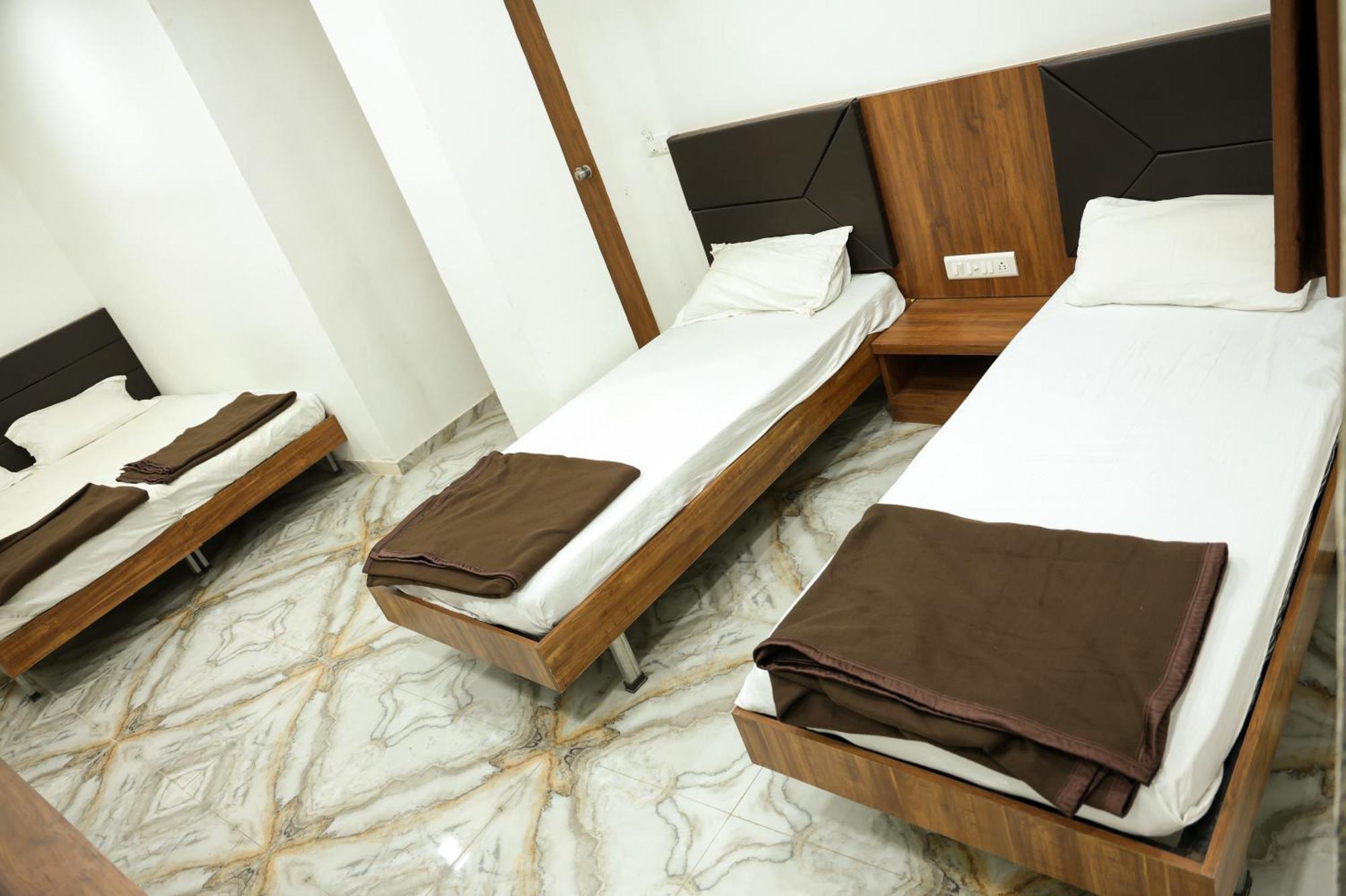 Hotel Aaram Kalupur 阿穆达巴 外观 照片