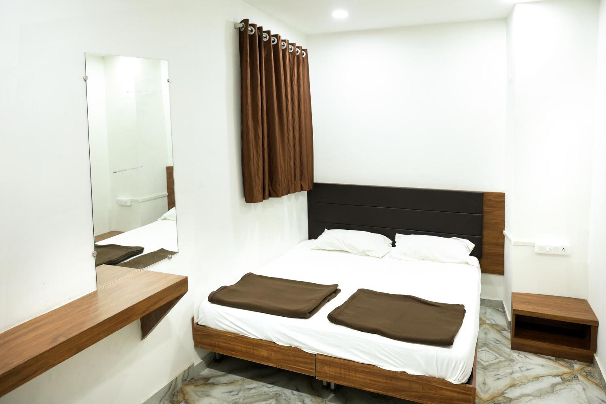 Hotel Aaram Kalupur 阿穆达巴 外观 照片