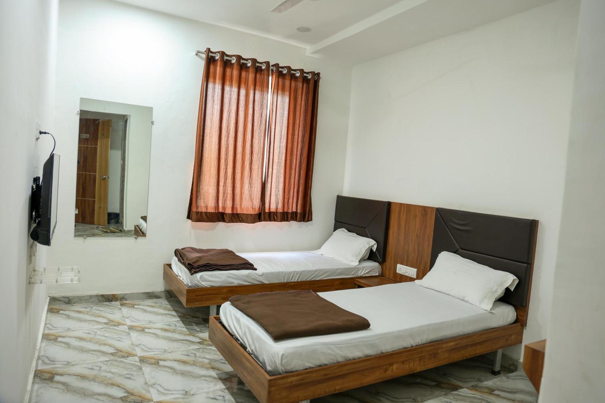 Hotel Aaram Kalupur 阿穆达巴 外观 照片