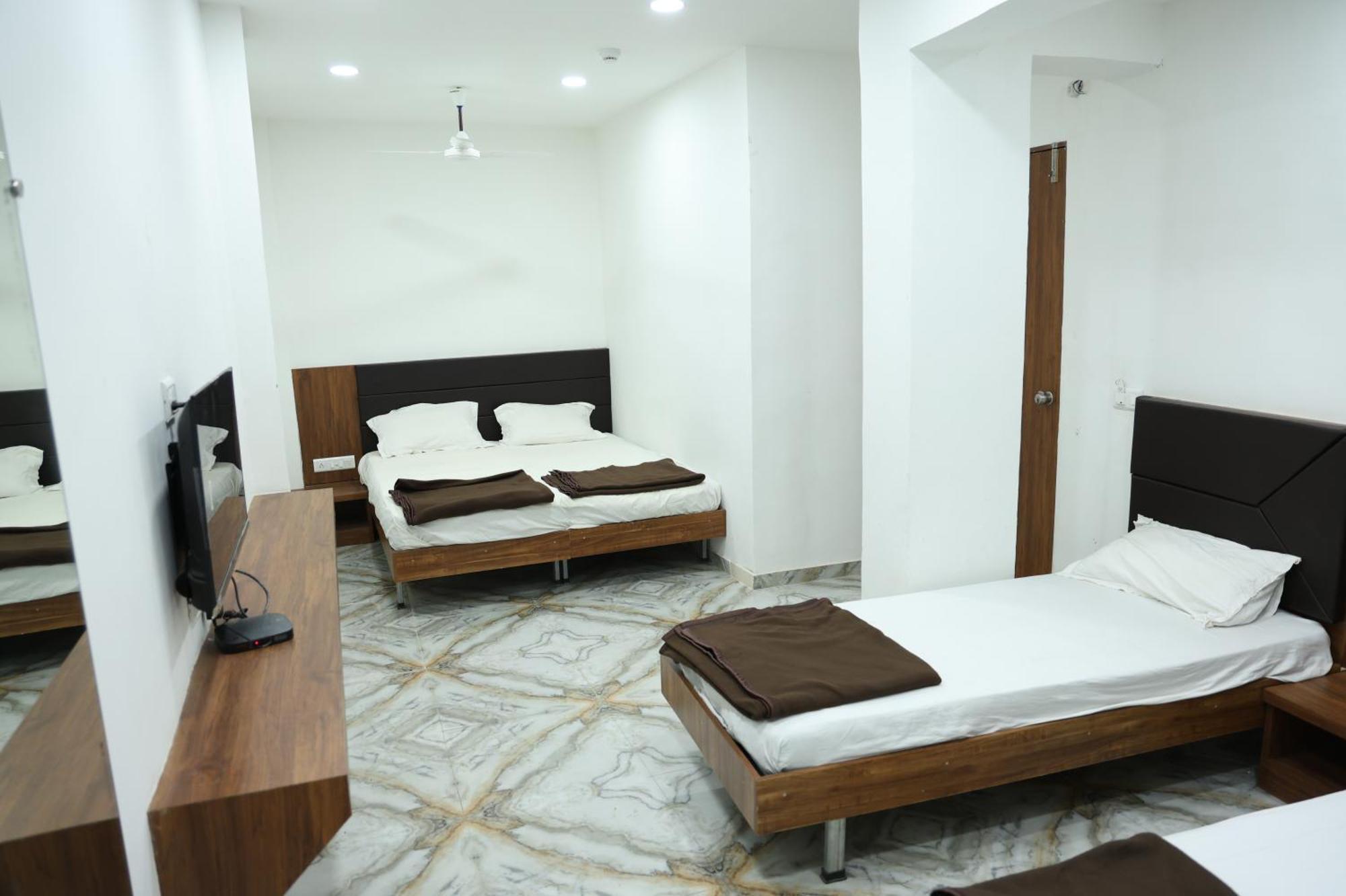 Hotel Aaram Kalupur 阿穆达巴 外观 照片