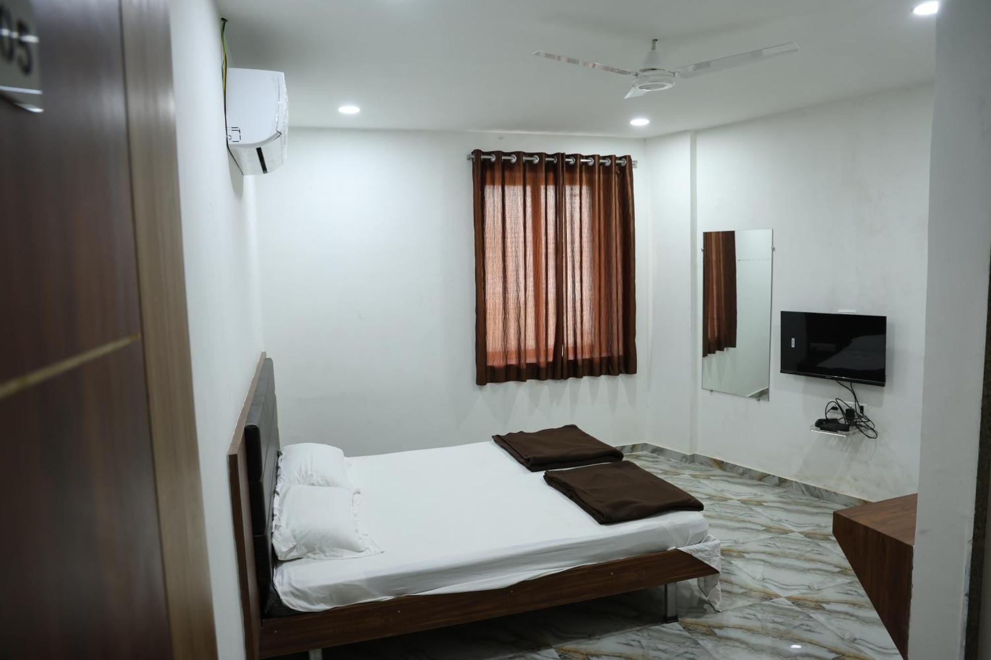 Hotel Aaram Kalupur 阿穆达巴 外观 照片